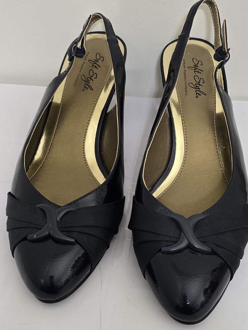 HUSH PUPPIES soft style size 9.5 Pleated Fabric Patent Slingback Pumps Navy Blue